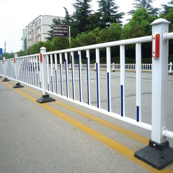 <a href='http://www.pdab.com.cn' target='_blank'><u>道路<a href='http://www.pdab.com.cn' target='_blank'><u>護欄</u></a></u></a>